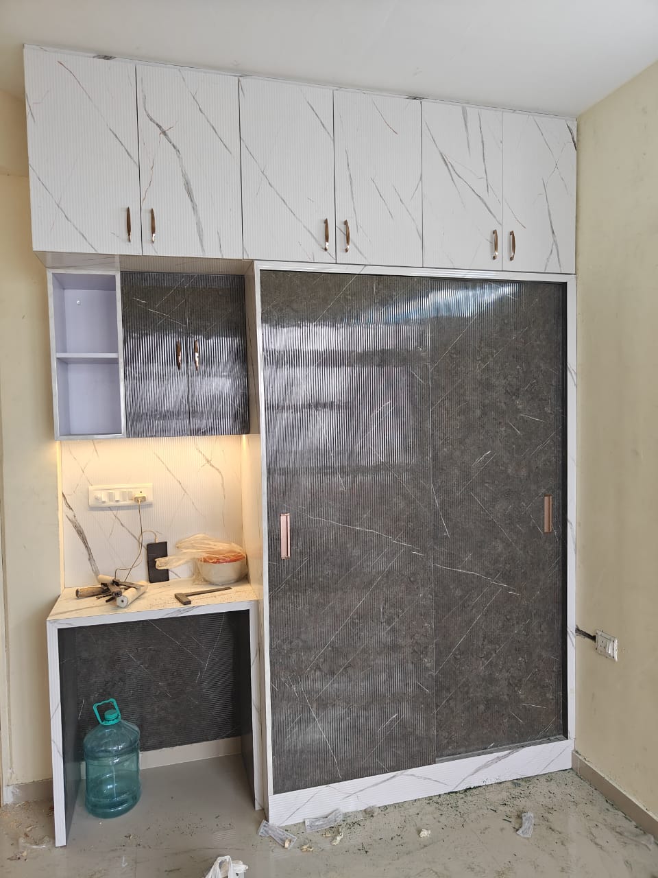 3 BHK 1000 Sq.Ft. Apartment in Pyramid Altia