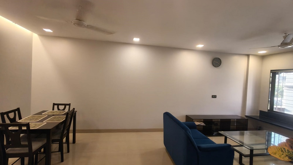 2 BHK + Pooja Room Apartment For Rent in Bandra West