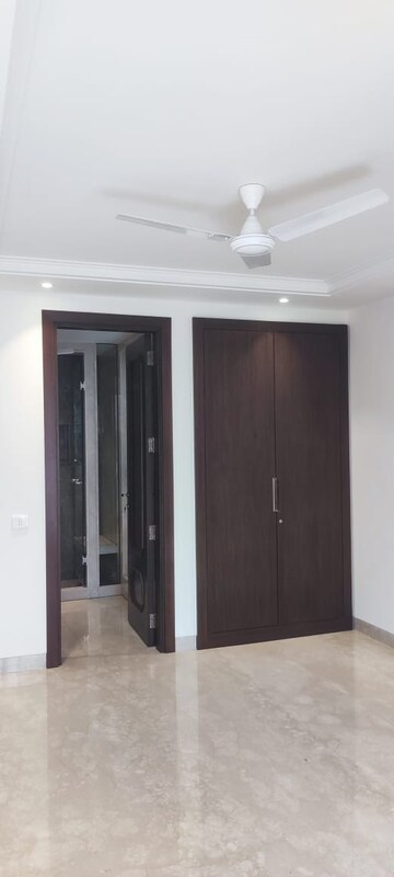 Building Lobby in 4 BHK Builder Floor at Defence Colony – for Rent