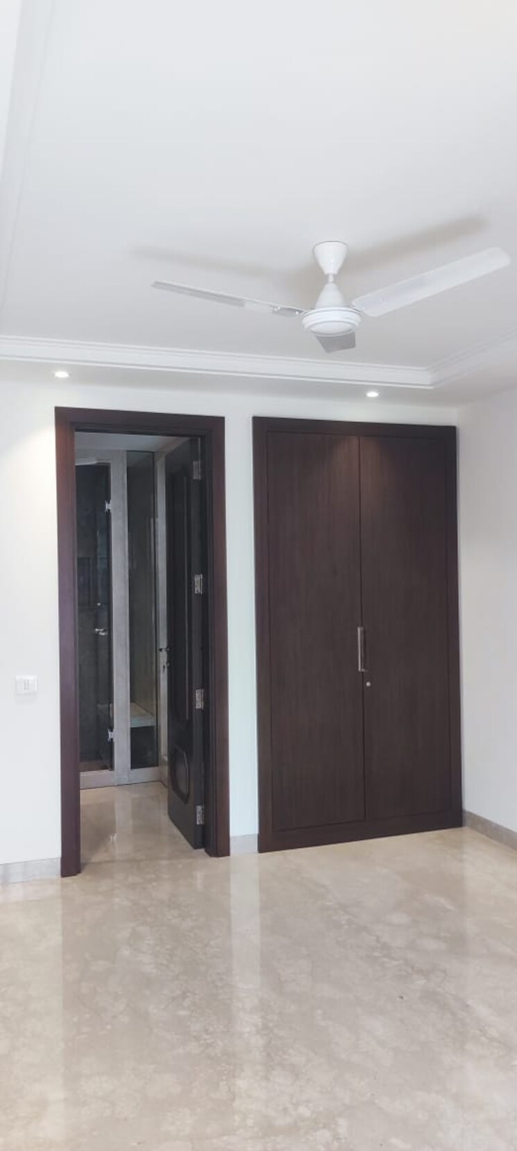 undefined, defence colony 4 Bedroom 2200 Sq.Ft. Builder Floor In Defence Colony Delhi 9689745