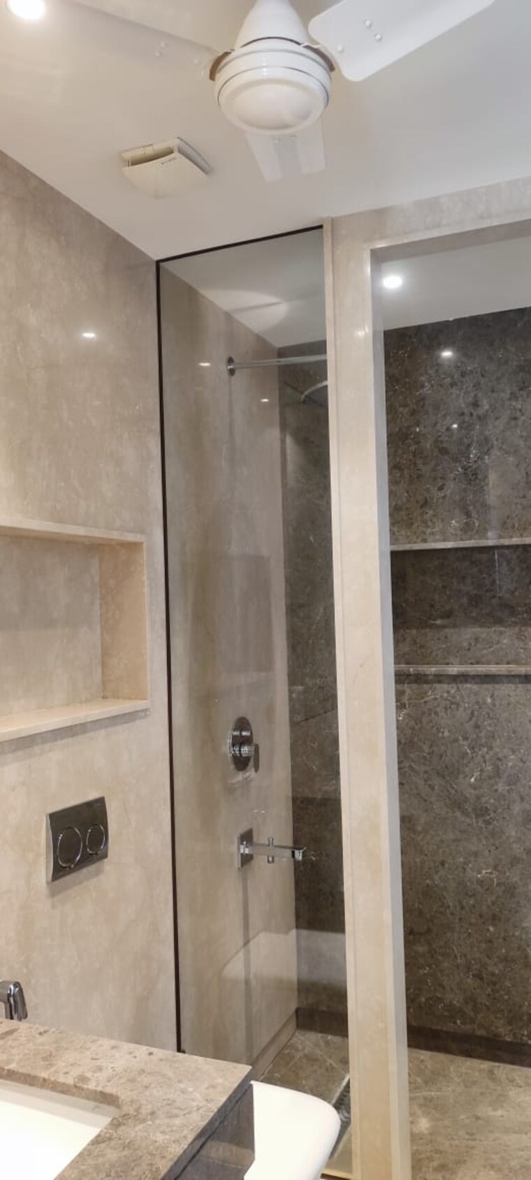 undefined, defence colony 4 Bedroom 2200 Sq.Ft. Builder Floor In Defence Colony Delhi 9689745