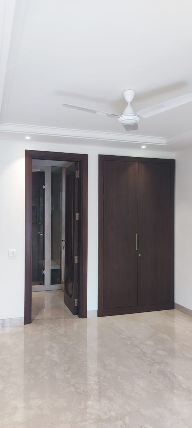 undefined, defence colony 4 Bedroom 2200 Sq.Ft. Builder Floor In Defence Colony Delhi 9689745