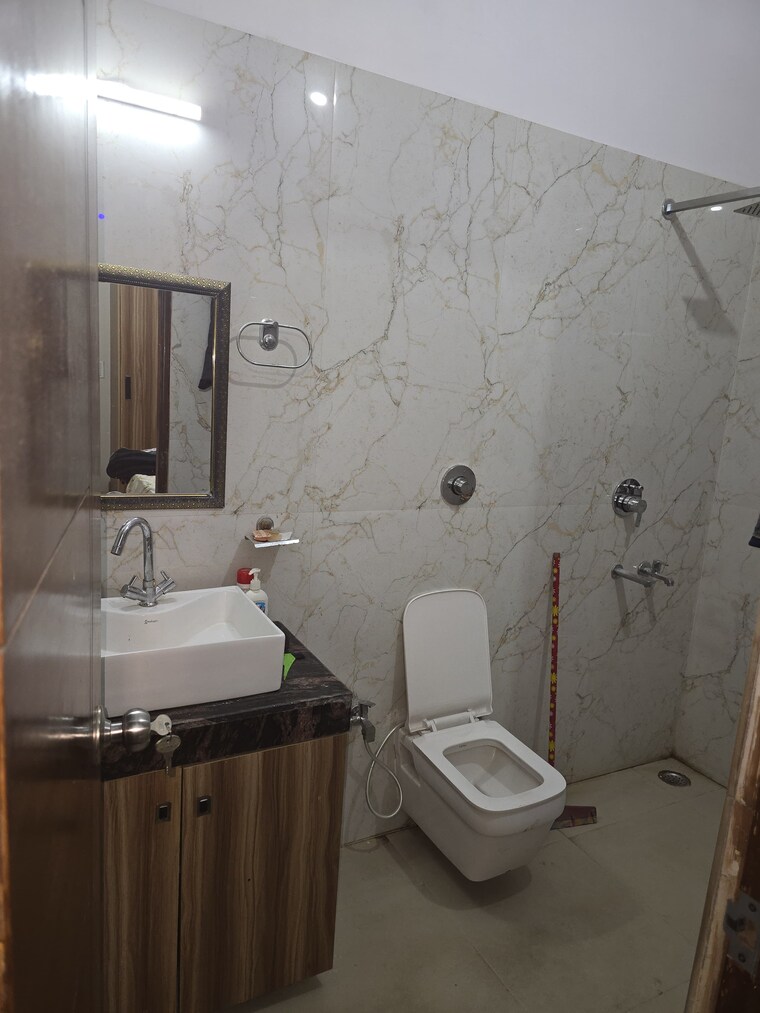 Bathroom, ram ganga vihar phase 2 3 Bedroom 2200 Sq.Ft. Villa In Ram Ganga Vihar Phase 2 Moradabad 9689773