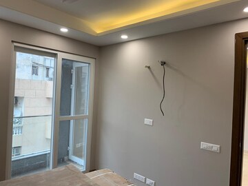Room in 3 BHK Builder Floor at Safdarjung Enclave – for Rent