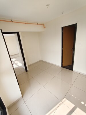 Room in 2.5 BHK Apartment at Chandak 34 Park Estate, Goregaon West – for Sale