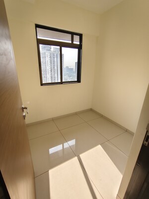 Room in 2.5 BHK Apartment at Chandak 34 Park Estate, Goregaon West – for Sale