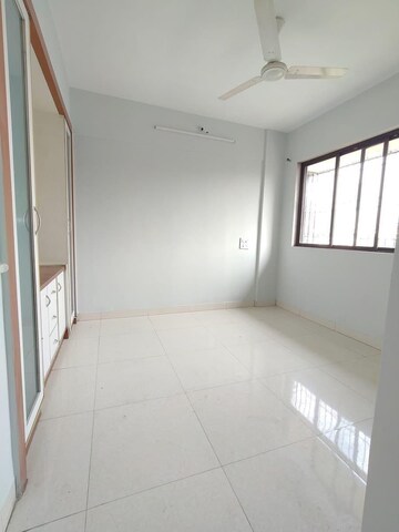 Room in 3 BHK Apartment at Cosmos Regency Kavesar, Kavesar – for Rent