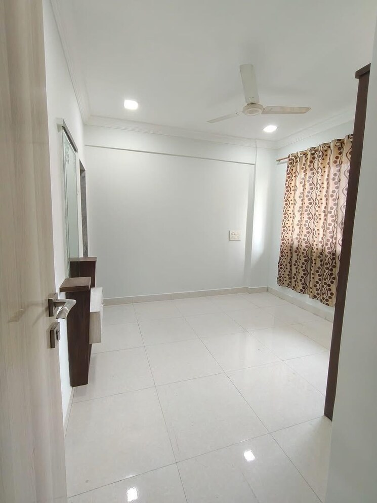 Bathroom, cosmos-regency-kavesar 3 Bedroom 1050 Sq.Ft. Apartment In Kavesar Thane 9689816