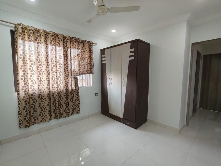 Room, cosmos-regency-kavesar 3 Bedroom 1050 Sq.Ft. Apartment In Kavesar Thane 9689816