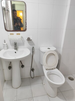 Bathroom in 2 BHK Apartment at Supertech Cape Town, Sector 74 – for Rent