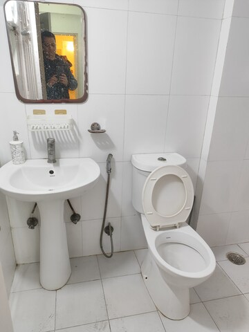 Bathroom in 2 BHK Apartment at Supertech Cape Town, Sector 74 – for Rent