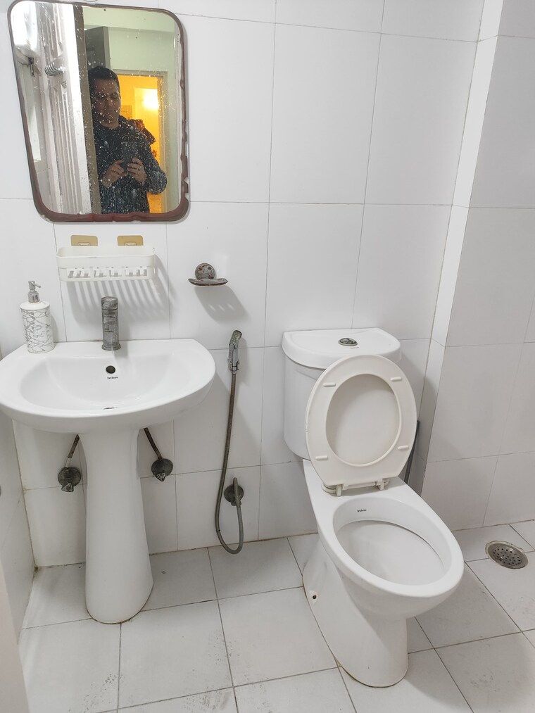 Bathroom, supertech-cape-town 2 Bedroom 1082 Sq.Ft. Apartment In Sector 74 Noida 9689809