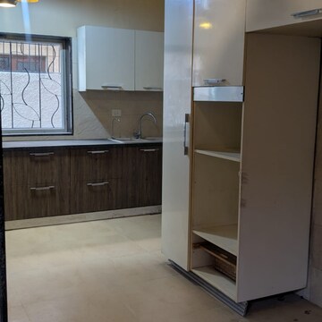 Room in 6 BHK Independent House at Palam Vihar Residents Association, Palam Vihar – for Rent