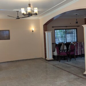 Room in 6 BHK Independent House at Palam Vihar Residents Association, Palam Vihar – for Rent