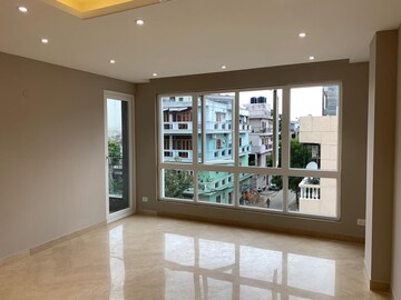 Room in 3 BHK Builder Floor at Safdarjung Enclave – for Rent