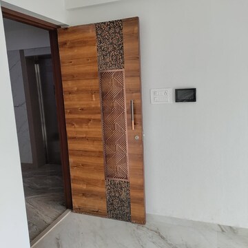 Room in 1 BHK Apartment at Gurukrupa Ugam, Ghatkopar East – for Rent