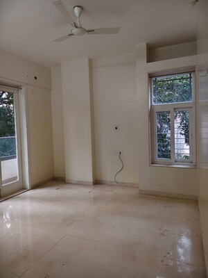 Room in 2 BHK Apartment at Sanskruti Prabhat, Prabhat Road – for Rent