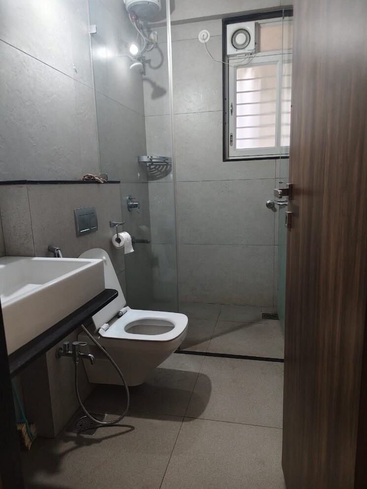 Bathroom, sanskruti-prabhat 2 Bedroom 1300 Sq.Ft. Apartment In Prabhat Road Pune 9689851