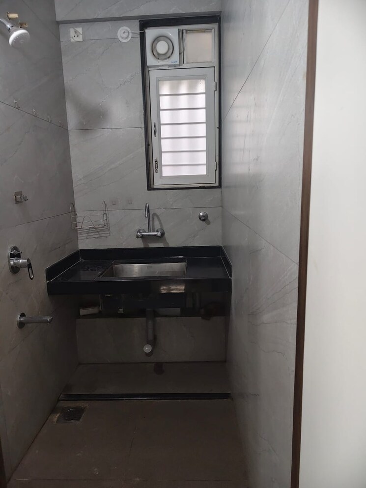 Bathroom, sanskruti-prabhat 2 Bedroom 1300 Sq.Ft. Apartment In Prabhat Road Pune 9689851