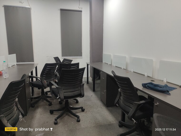 Team Area, sector 4 Commercial Office Space 700 Sq.Ft. In Sector 4 Noida 9689853