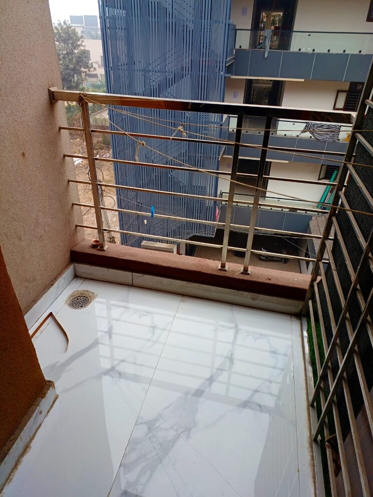 Balcony, nk-savitry-enclave 1 RK 500 Sq.Ft. Apartment In Vip Road Zirakpur 9689827