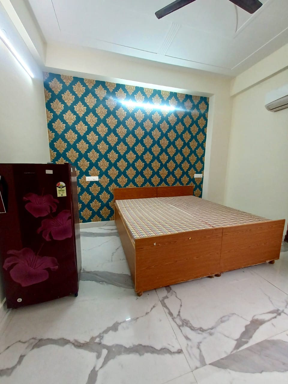 1 RkApartment For Rent in NK Savitry Enclave