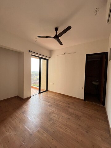 Room in 2 BHK Apartment at Lodha Palava Downtown, Dombivli East – for Rent
