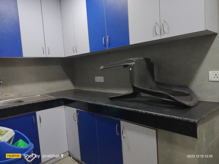 Kitchen, sector 1 Commercial Office Space in IT/SEZ 3000 Sq.Ft. In Sector 1 Noida 9689882