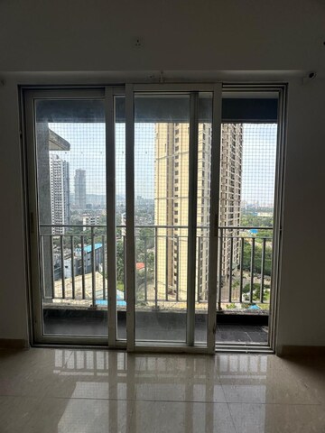 Room in 3 BHK Apartment at The Wadhwa Platina, Kolshet Road – for Rent