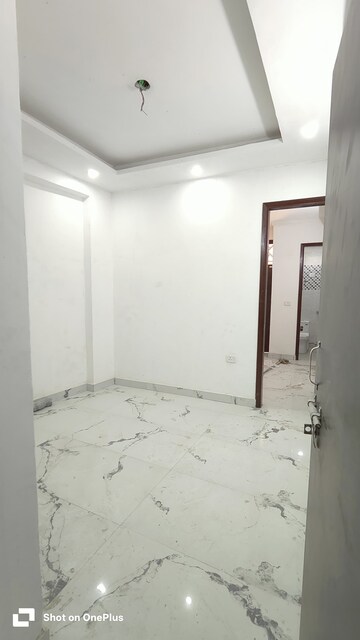 Room in 1 BHK Builder Floor at Saket – for Rent