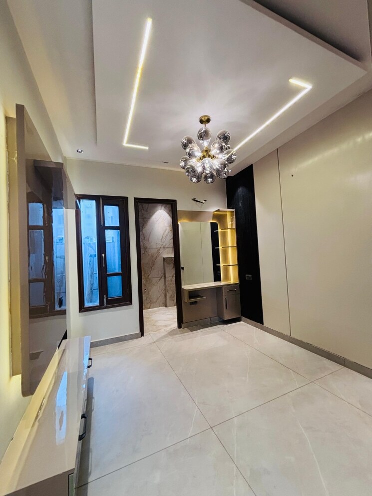 Room, sunny enclave 3 Bedroom 100 Sq.Yd. Independent House In Sunny Enclave Mohali 9689836