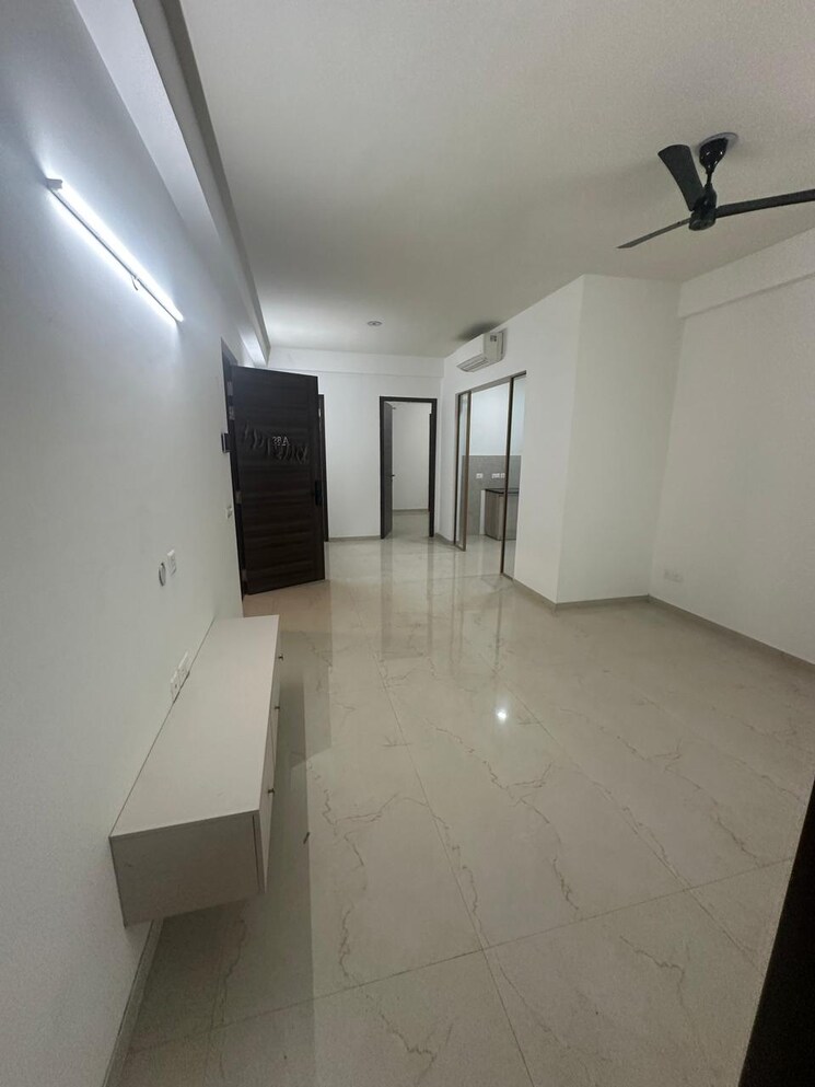 Kitchen, smart-world-orchard 3 Bedroom 1680 Sq.Ft. Apartment In Sector 61 Gurgaon 9689874