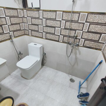 Bathroom in 2.5 BHK Builder Floor at Palam Vihar Residents Association, Palam Vihar – for Sale