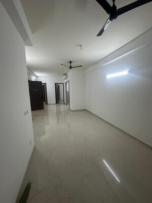Room in 3 BHK Apartment at Smart World Orchard, Sector 61 – for Rent