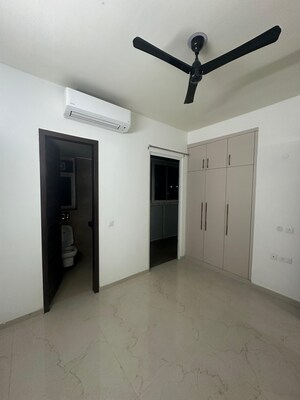 Room in 3 BHK Apartment at Smart World Orchard, Sector 61 – for Rent