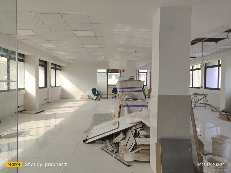 Team Area, sector 6 Commercial Warehouse 3200 Sq.Yd. In Sector 6 Noida 9689903