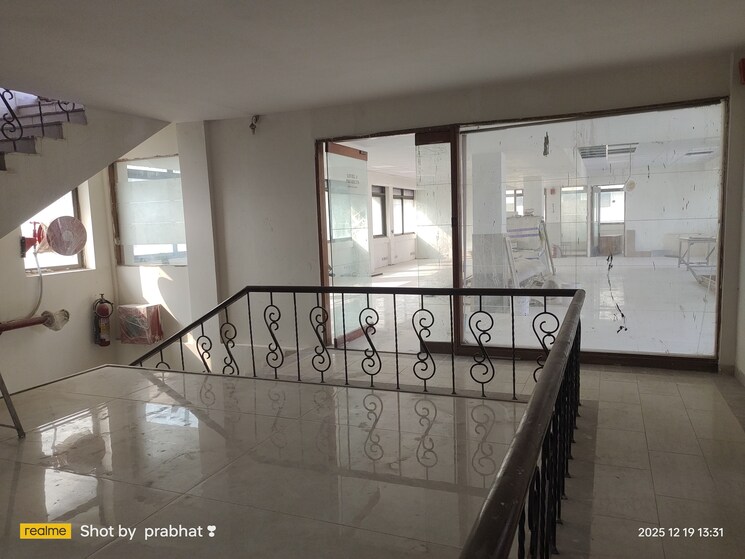 Kitchen, sector 6 Commercial Warehouse 3200 Sq.Yd. In Sector 6 Noida 9689903