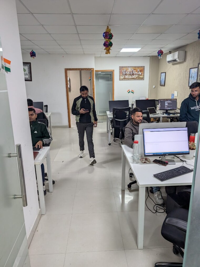 Team Area, sector 3 Commercial Office Space in IT/SEZ 1000 Sq.Ft. In Sector 3 Noida 9689920