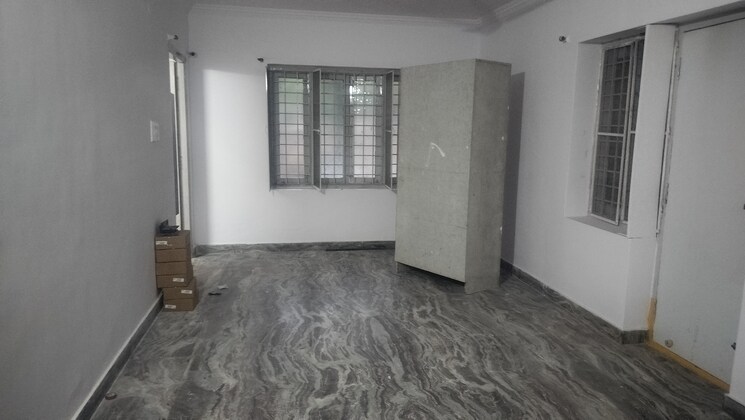 Room, jubilee hills Commercial Office Space 1000 Sq.Ft. In Jubilee Hills Hyderabad 9689914