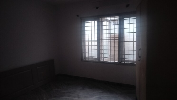 Room, jubilee hills Commercial Office Space 1000 Sq.Ft. In Jubilee Hills Hyderabad 9689914