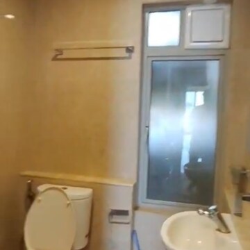 Bathroom in 4 BHK Apartment at Hiranandani Lake Enclave Glendale, Hiranandani Estate – for Rent