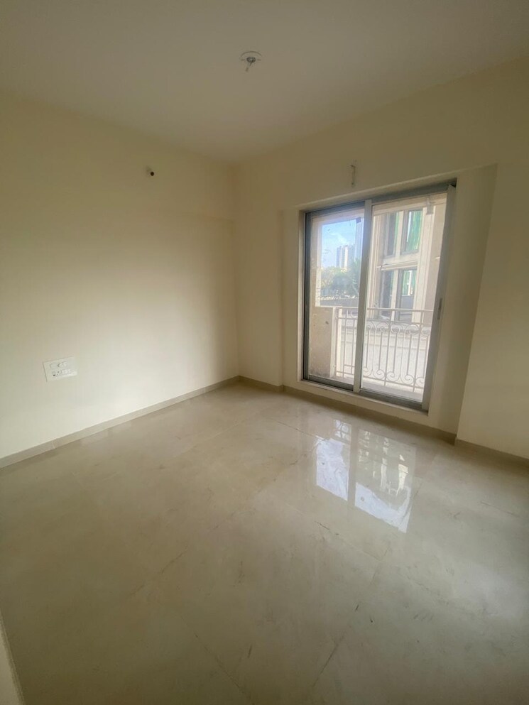 Room, shree-tirupati-stg-signature-residency 2 Bedroom 735 Sq.Ft. Apartment In Patlipada Thane 9689937