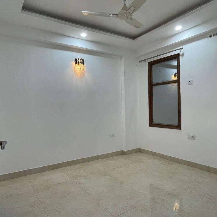 Room, palam-vihar-residents-association 3.5 Bedroom 2000 Sq.Ft. Builder Floor In Palam Vihar Gurgaon 9689947