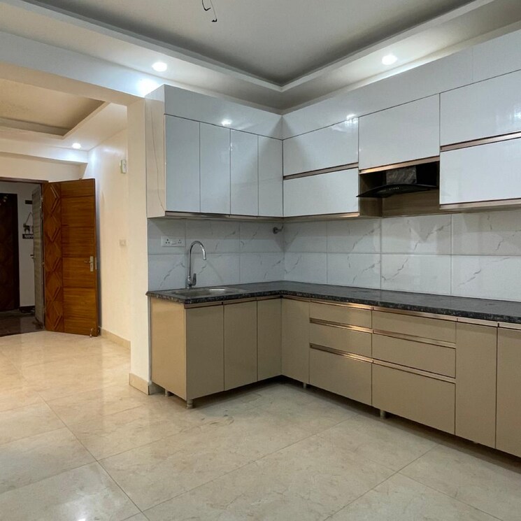Kitchen, palam-vihar-residents-association 3.5 Bedroom 2000 Sq.Ft. Builder Floor In Palam Vihar Gurgaon 9689947