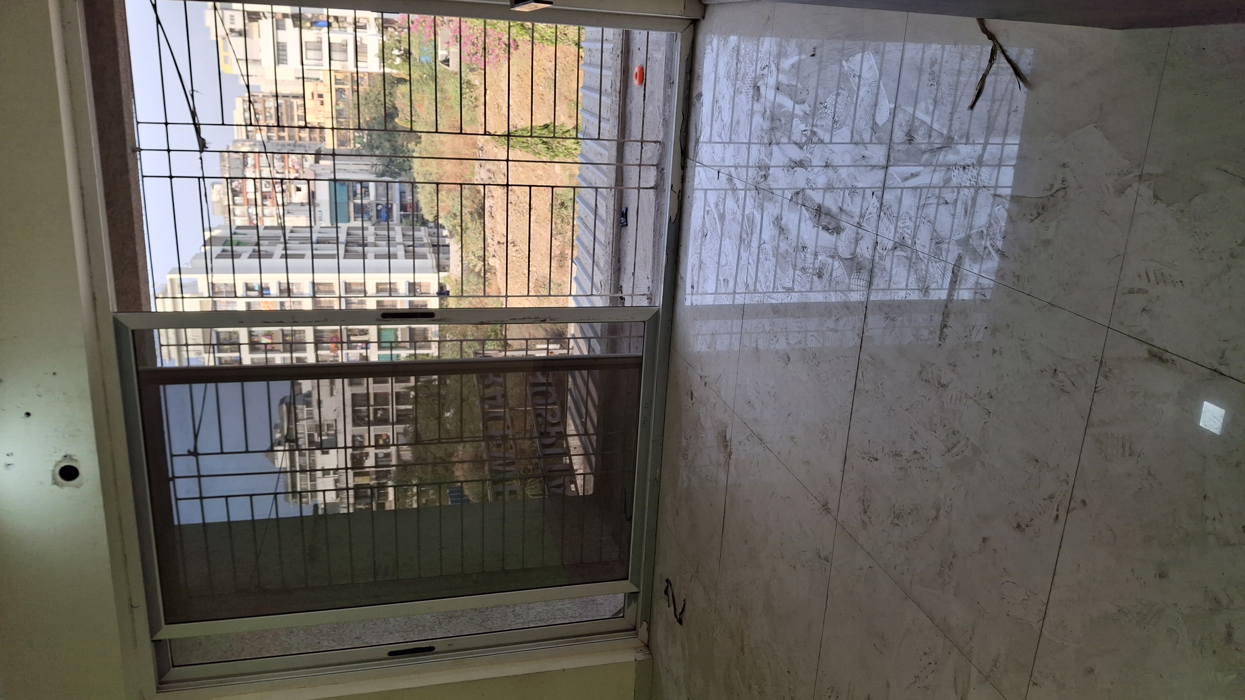 2 BHK + Servant Room Apartment For Rent in Tulip Empire