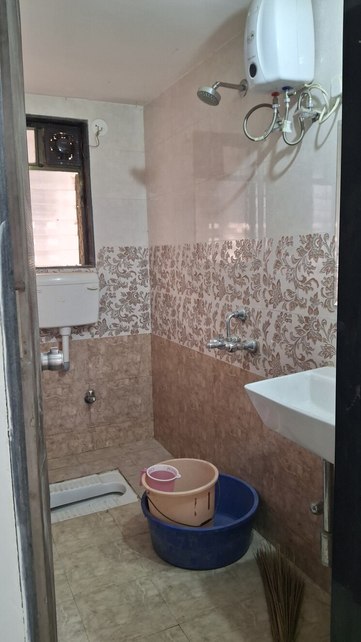 Bathroom, tulip-empire 2 Bedroom 1000 Sq.Ft. Apartment In Ulwe Sector 17 Navi Mumbai 9689945