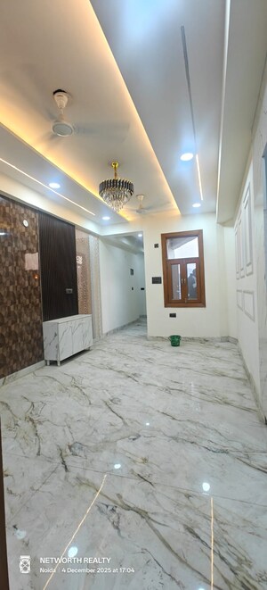 Room in 3 BHK Builder Floor at Sector 73 – for Sale