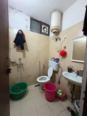 Bathroom in 1 BHK Builder Floor at DLF City Phase III, Sector 24 – for Rent