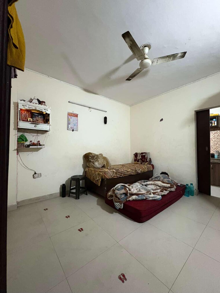 Living Room, dlf-city-phase-iii 1 Bedroom 600 Sq.Ft. Builder Floor In Sector 24 Gurgaon 9689960