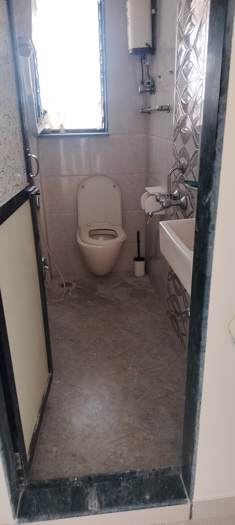 Bathroom, manish-sun-flower-apartment 2 Bedroom 650 Sq.Ft. Apartment In Andheri West Mumbai 9689963